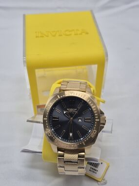 Invicta Gold and Black Men's Bracelet Watch